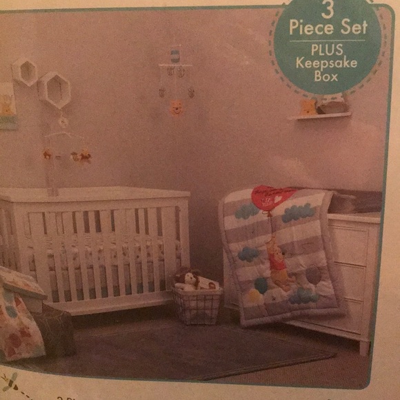 Winnie the Pooh 4 pc Crib Bedding Set - Picture 2 of 2